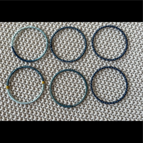 Blue threaded bangles - Picture 2 of 3